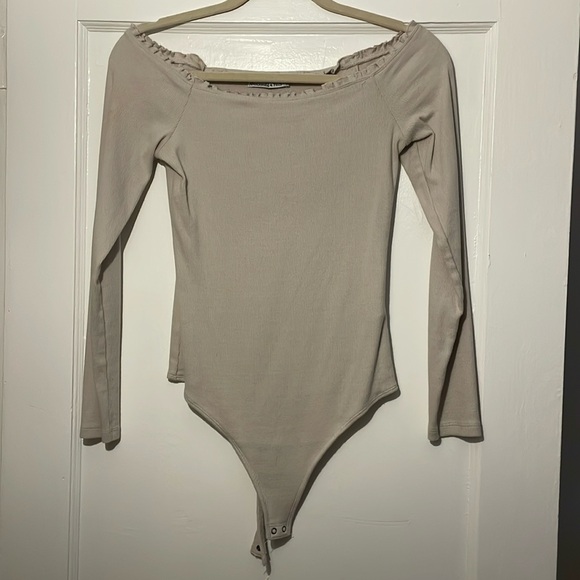 Abercrombie & Fitch tan off the shoulder jumpsuit - Picture 1 of 2